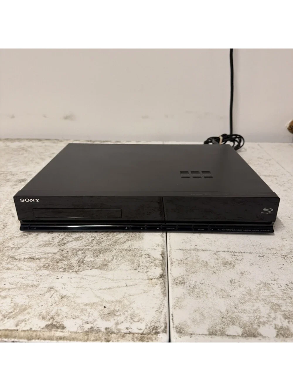 Sony 3D Blu-Ray DVD Home Theater Base Unit BDV-E280 TESTED, No Remote